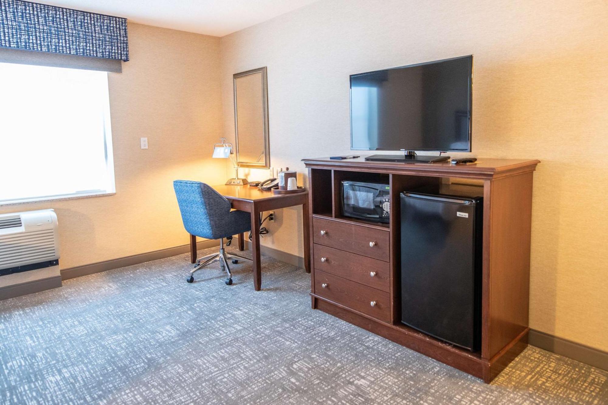Hampton Inn Presque Isle Bagian luar foto